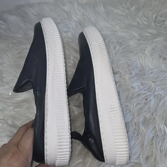 Sofft Somers II Black Slip-On Leather Flats with White Platform Sole. Size 8 - Picture 8 of 9